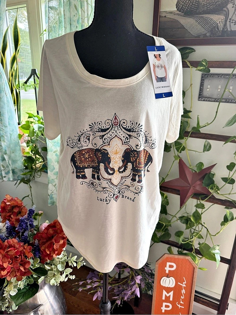 Lucky Brand Paisley Graphic Tee in Cream Size Large NWT
